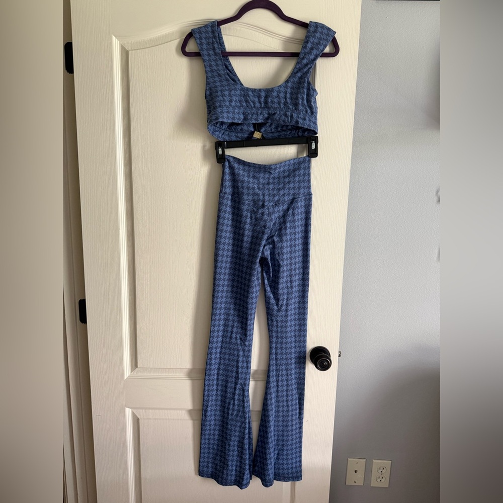 Offline by Aerie Set - Picture 2 of 3